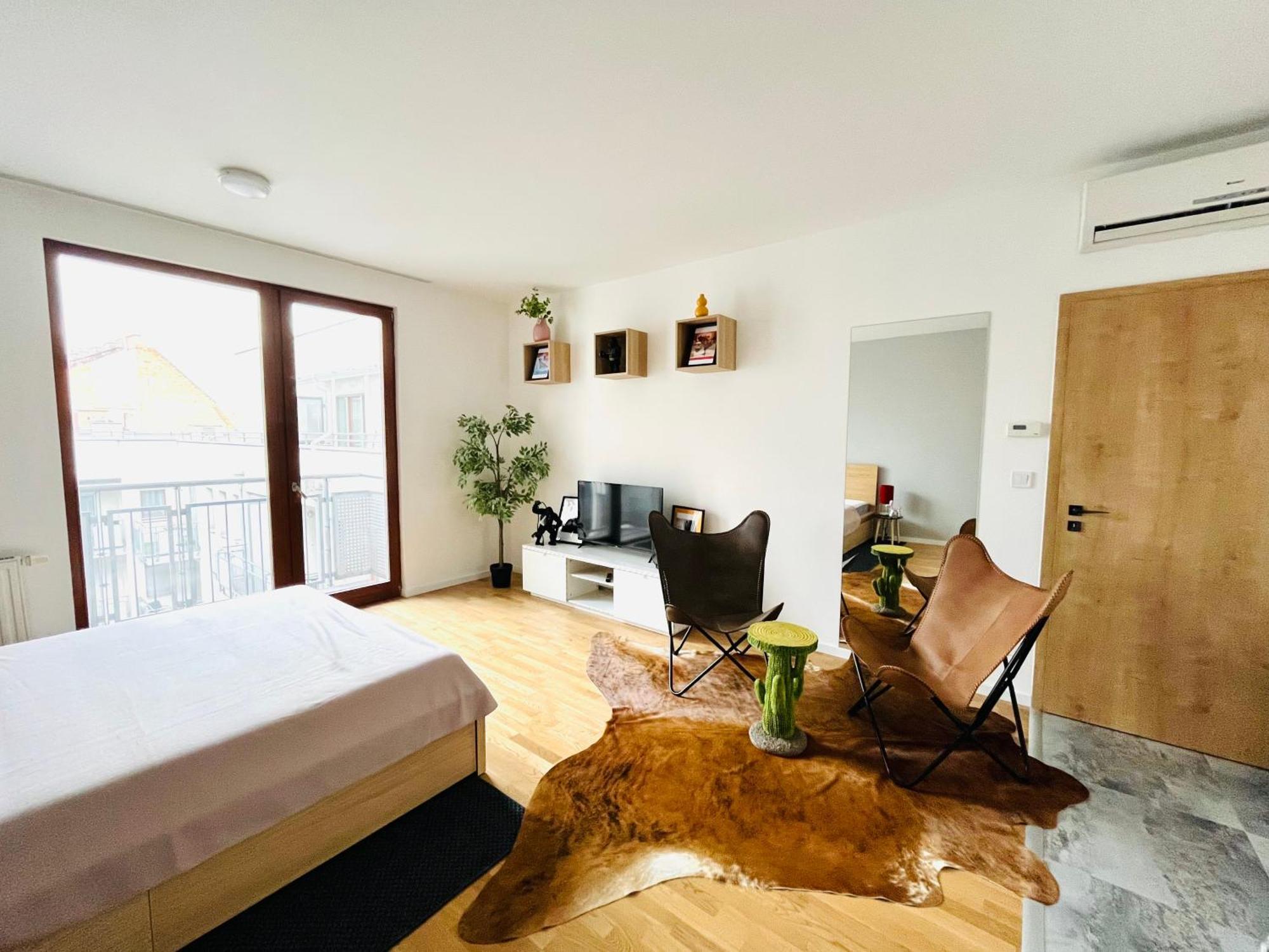 Bp-Est Cp Studio Budapest Ngoại thất bức ảnh